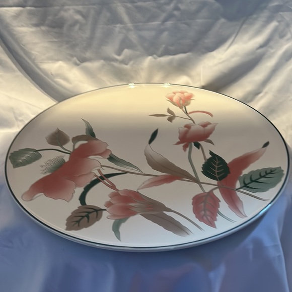 Vintage Mikasa “Silk Flowers” Round 12” Cake Plate - Picture 5 of 5